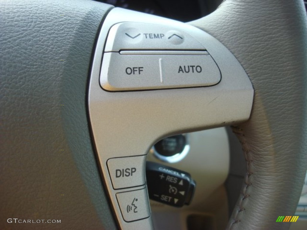 2007 Toyota Camry XLE V6 Controls Photo #71675002