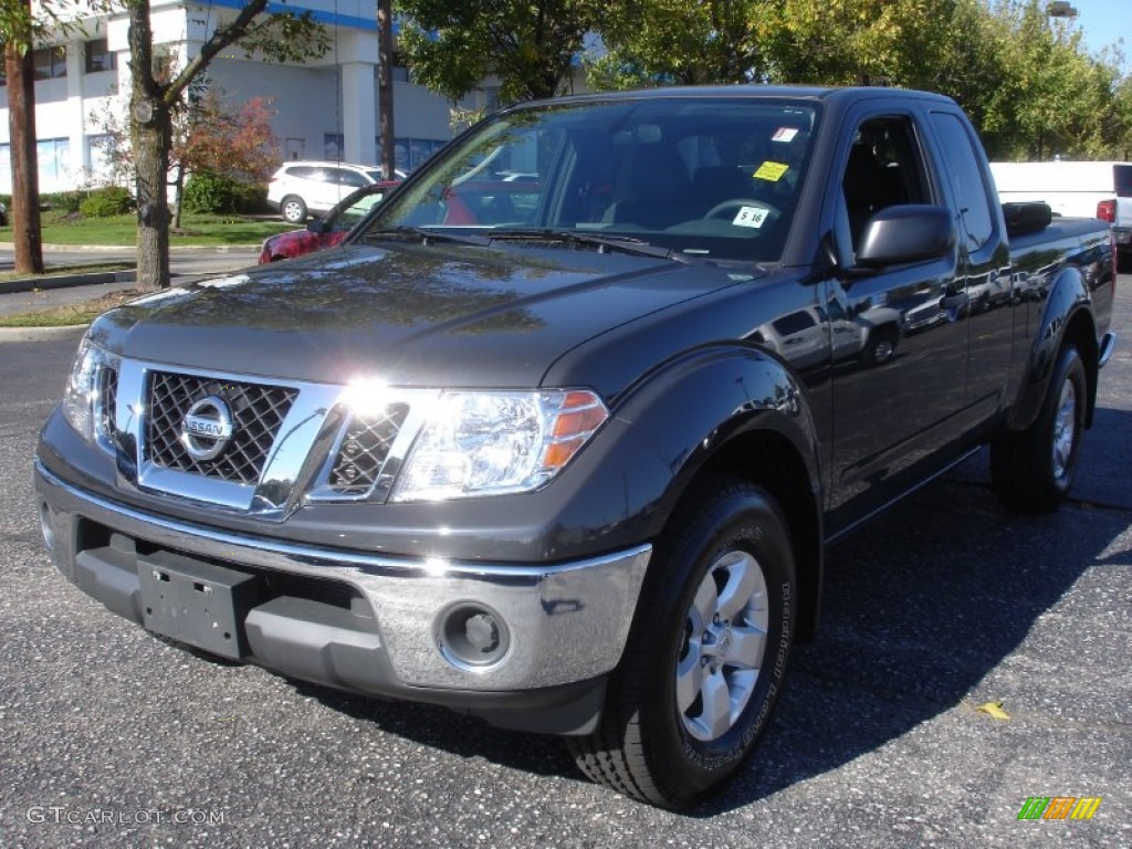 2011 Frontier SV V6 King Cab 4x4 - Super Black / Graphite photo #1