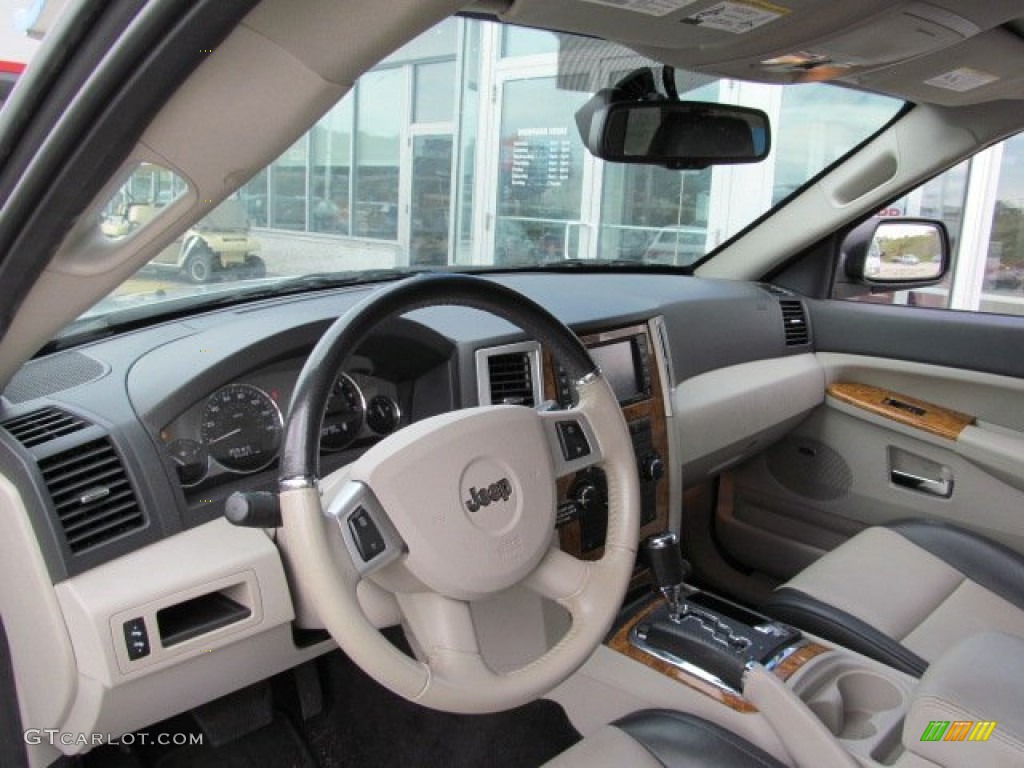 2008 Grand Cherokee Limited 4x4 - Bright Silver Metallic / Dark Slate Gray/Light Graystone photo #11