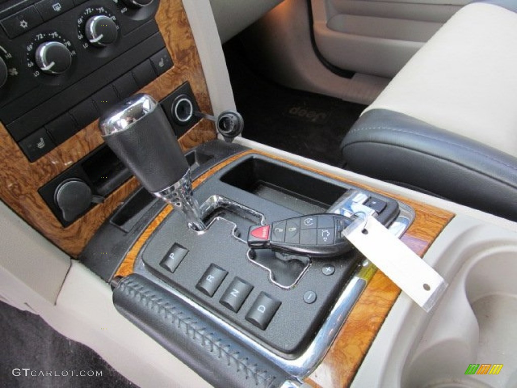 2008 Grand Cherokee Limited 4x4 - Bright Silver Metallic / Dark Slate Gray/Light Graystone photo #16