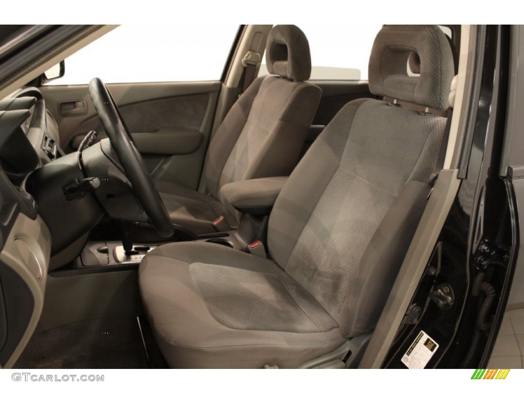 2004 Mitsubishi Outlander XLS AWD Interior Color Photos