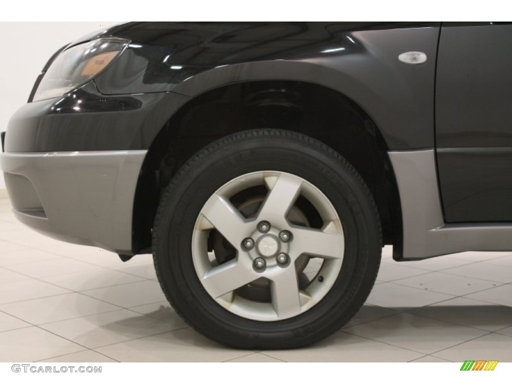 2004 Mitsubishi Outlander XLS AWD Wheel Photos