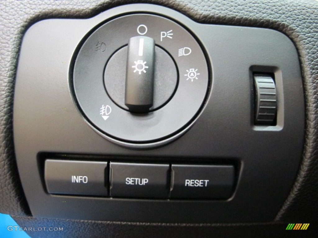 2010 Ford Mustang GT Coupe Controls Photos