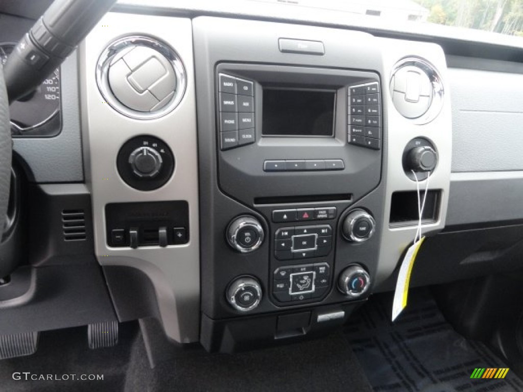 2013 Ford F150 XLT SuperCab 4x4 Controls Photo #71681473