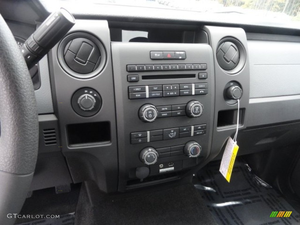 2013 Ford F150 STX SuperCab 4x4 Controls Photo #71682232