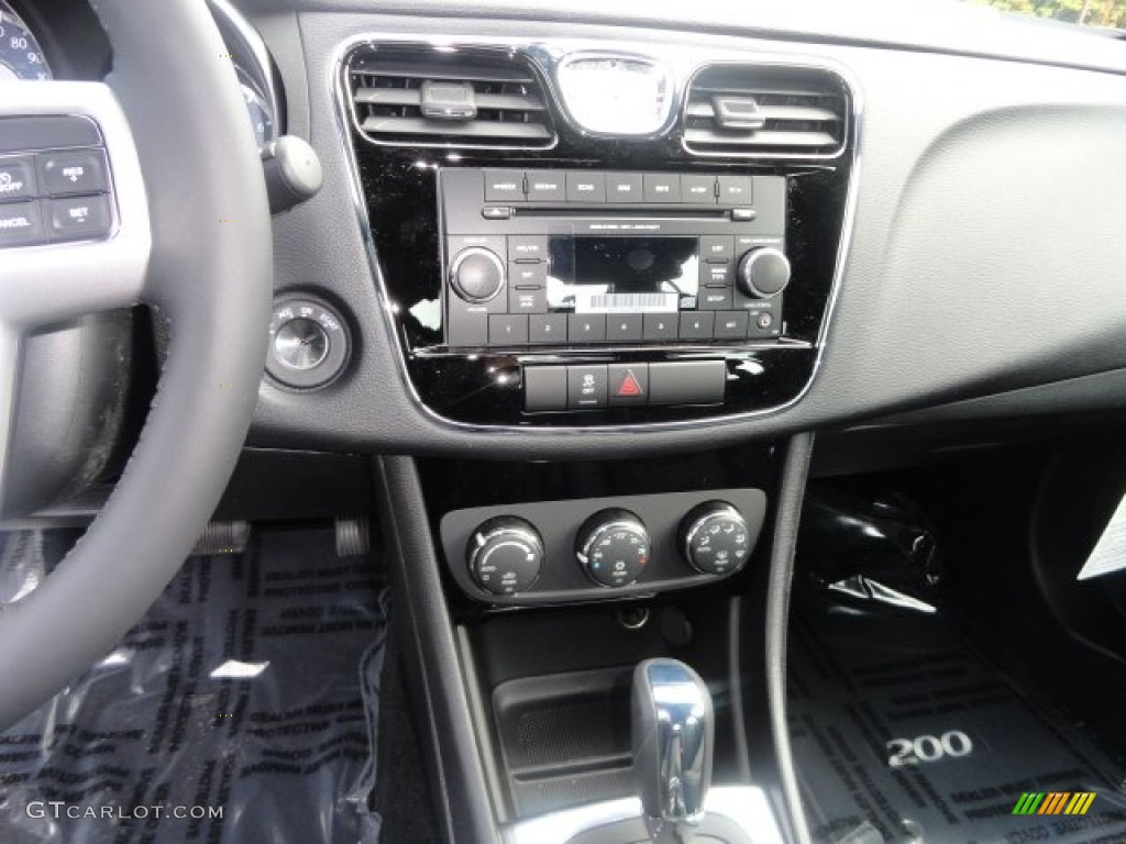 2013 Chrysler 200 Touring Sedan Controls Photo #71682634