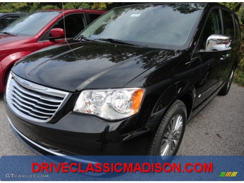2013 Town & Country Touring - L - Brilliant Black Crystal Pearl / Black/Light Graystone photo #1