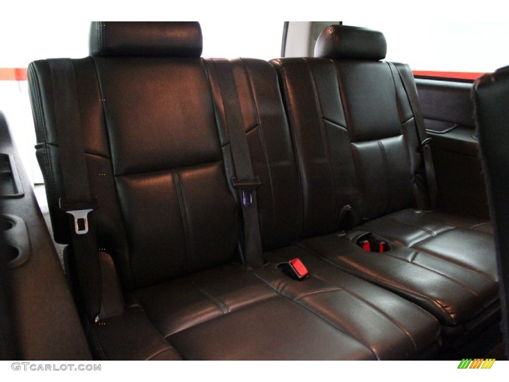 2007 Suburban 1500 LS 4x4 - Black / Ebony photo #70