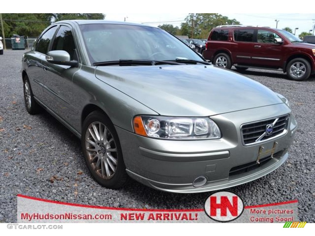 2007 S60 2.5T - Willow Green Metallic / Taupe/Light Taupe photo #1