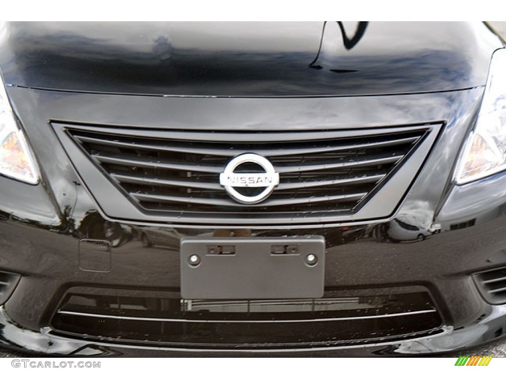 2013 Versa 1.6 S Sedan - Super Black / Charcoal photo #2