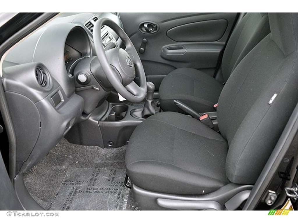 Charcoal Interior 2013 Nissan Versa 1.6 S Sedan Photo #71690101