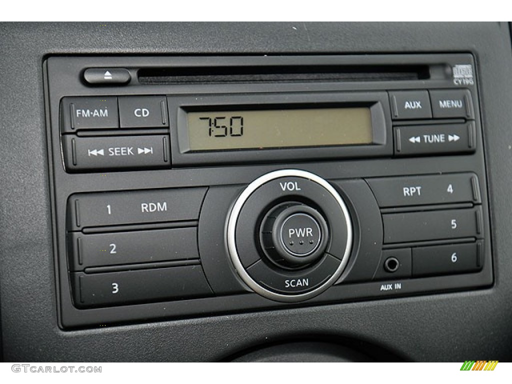 2013 Nissan Versa 1.6 S Sedan Audio System Photo #71690182