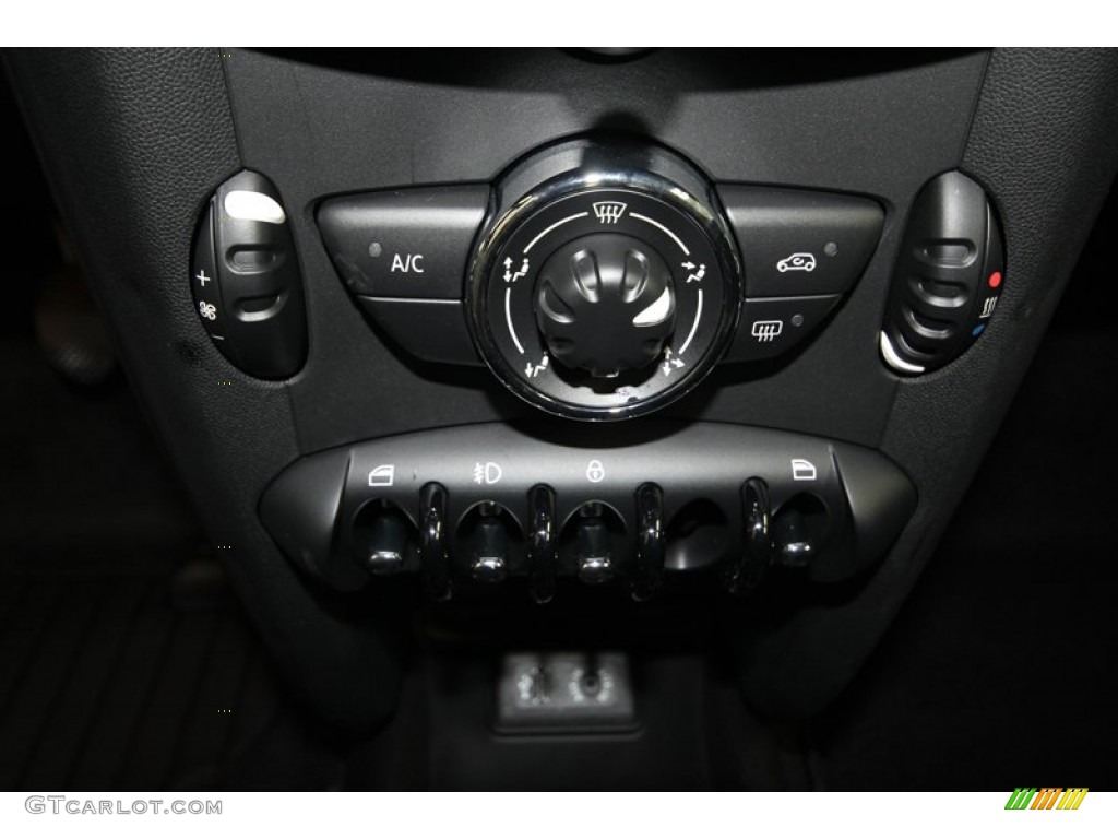 2013 Cooper Clubman - Ice Blue / Punch Carbon Black Leather photo #16