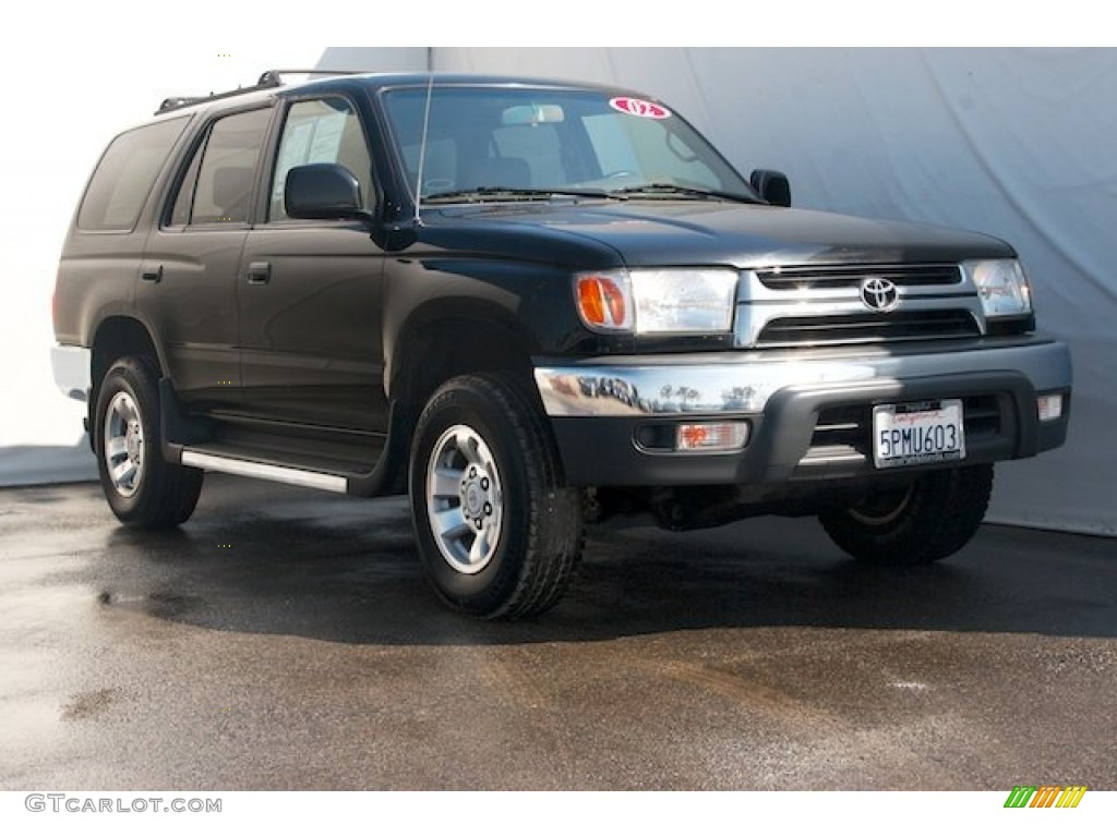 Black Toyota 4Runner