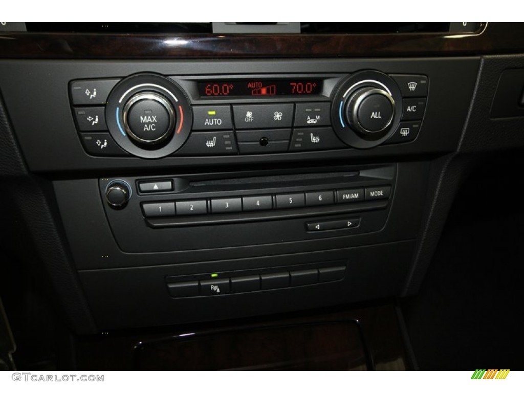 2013 BMW 3 Series 335i Convertible Audio System Photos