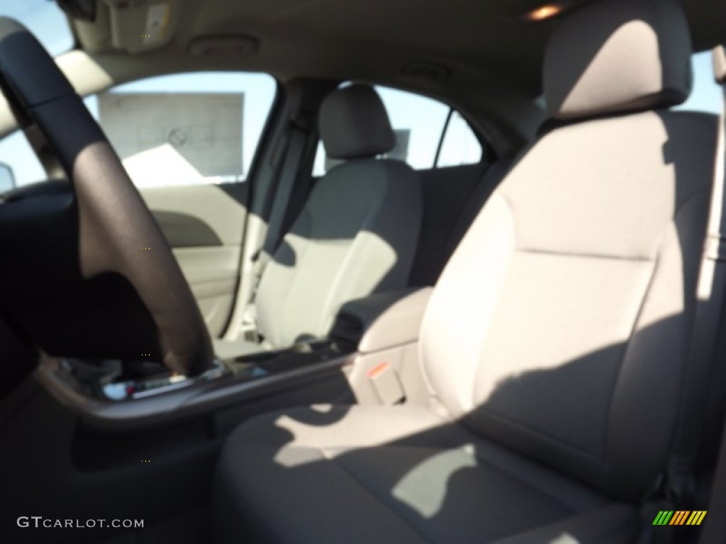 2013 Malibu LS - Champagne Silver Metallic / Jet Black/Titanium photo #13