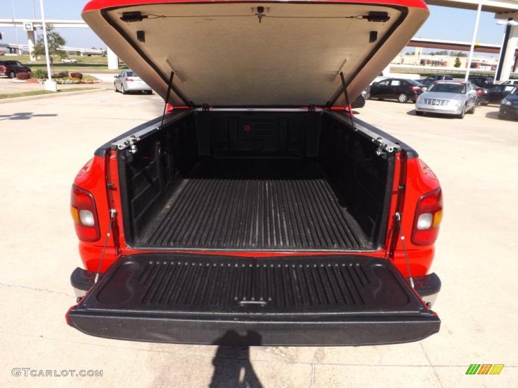 2002 Sierra 1500 SLE Regular Cab - Fire Red / Graphite photo #15