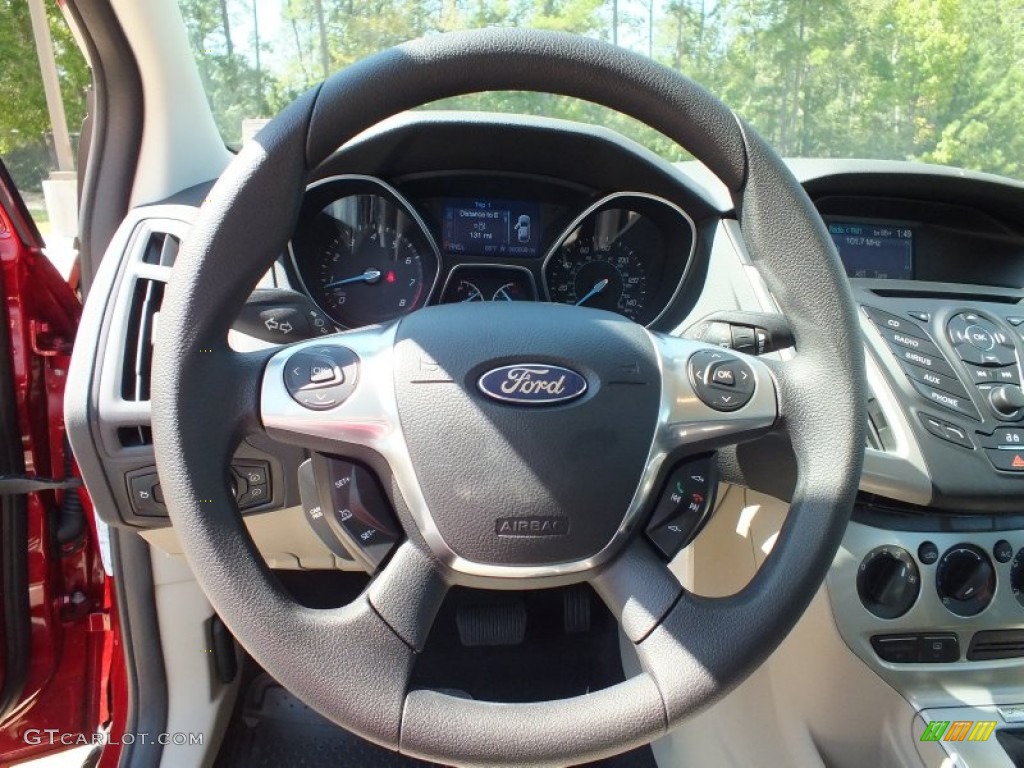 2013 Ford Focus SE Hatchback Medium Light Stone Steering Wheel Photo #71697079