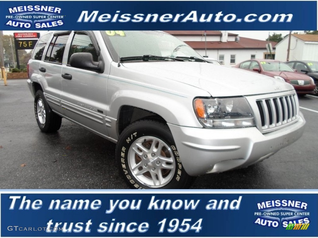 2004 Grand Cherokee Laredo - Bright Silver Metallic / Dark Slate Gray photo #1