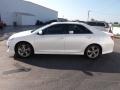 Super White - Camry SE Photo No. 4