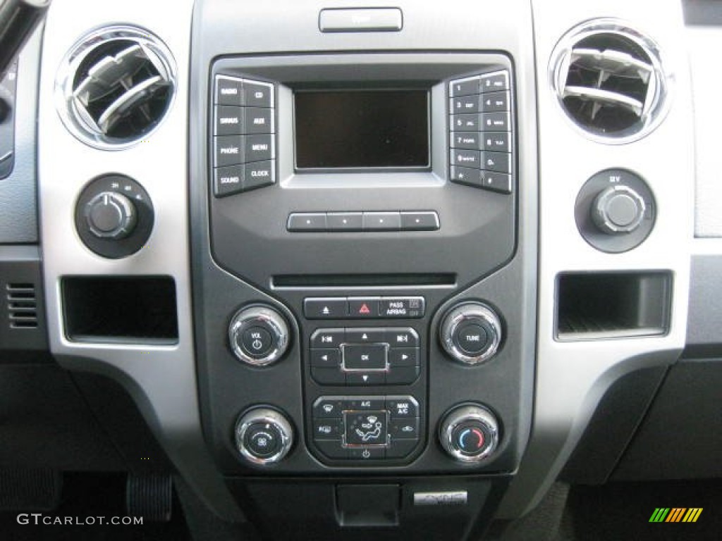 2013 Ford F150 XLT SuperCrew 4x4 Controls Photo #71705440
