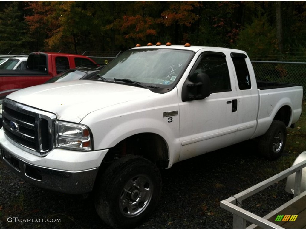 Oxford White Ford F350 Super Duty