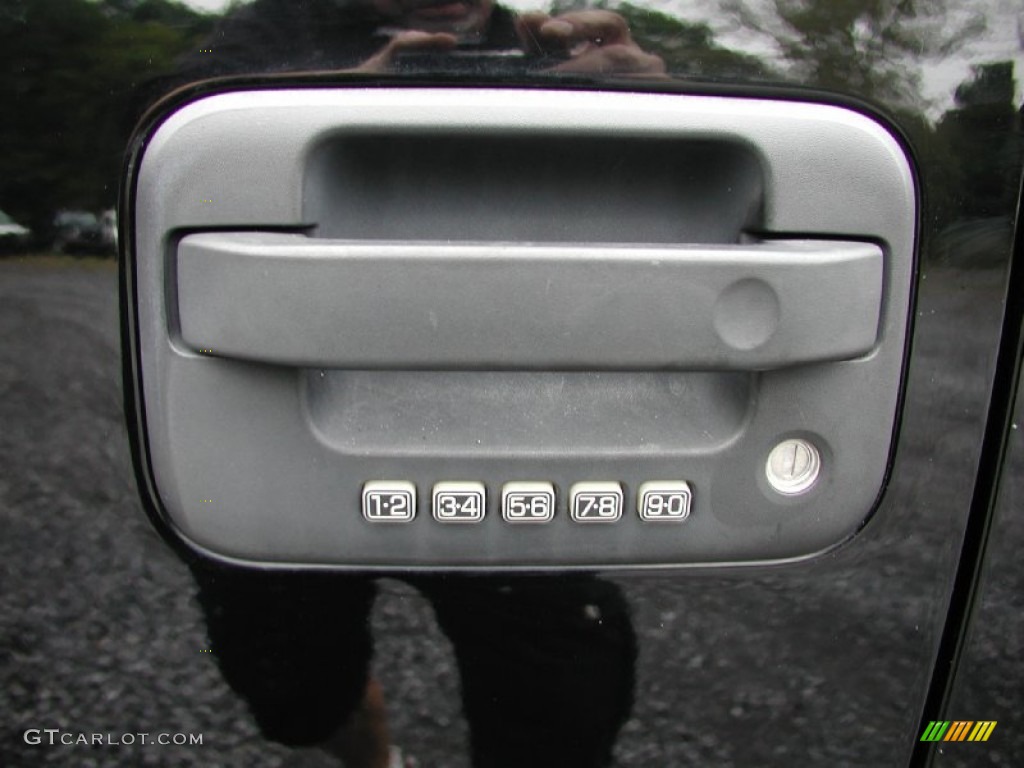 2006 F150 FX4 SuperCrew 4x4 - Black / Black/Medium Flint photo #29