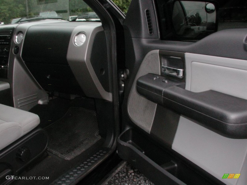 2006 F150 FX4 SuperCrew 4x4 - Black / Black/Medium Flint photo #51
