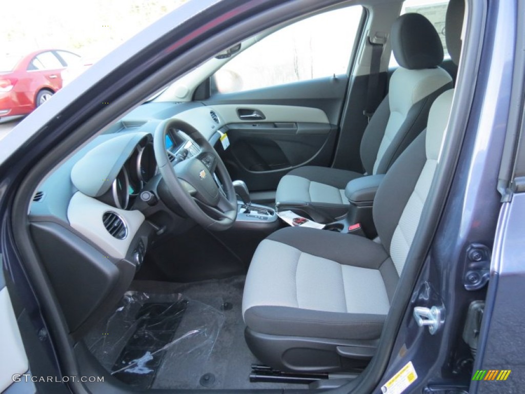 2013 Chevrolet Cruze LS Front Seat Photo #71709490