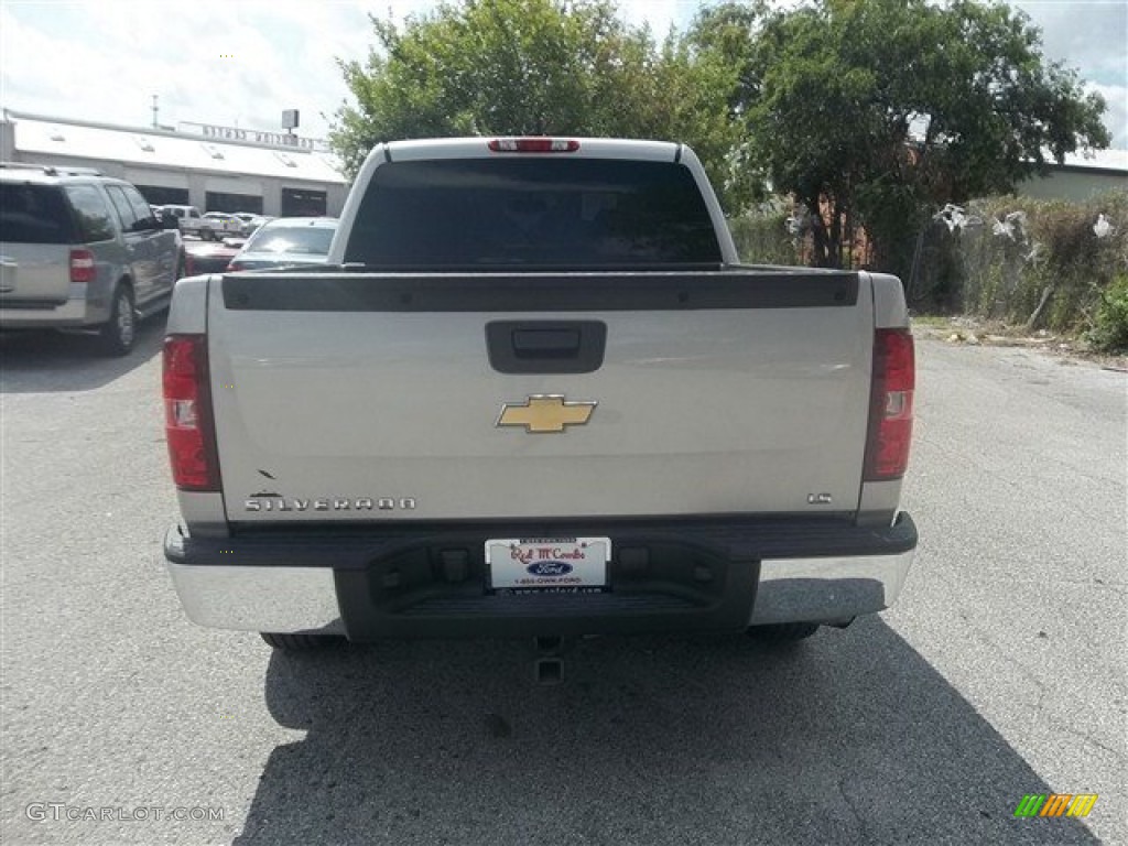 2009 Silverado 1500 LS Crew Cab - Silver Birch Metallic / Dark Titanium photo #4