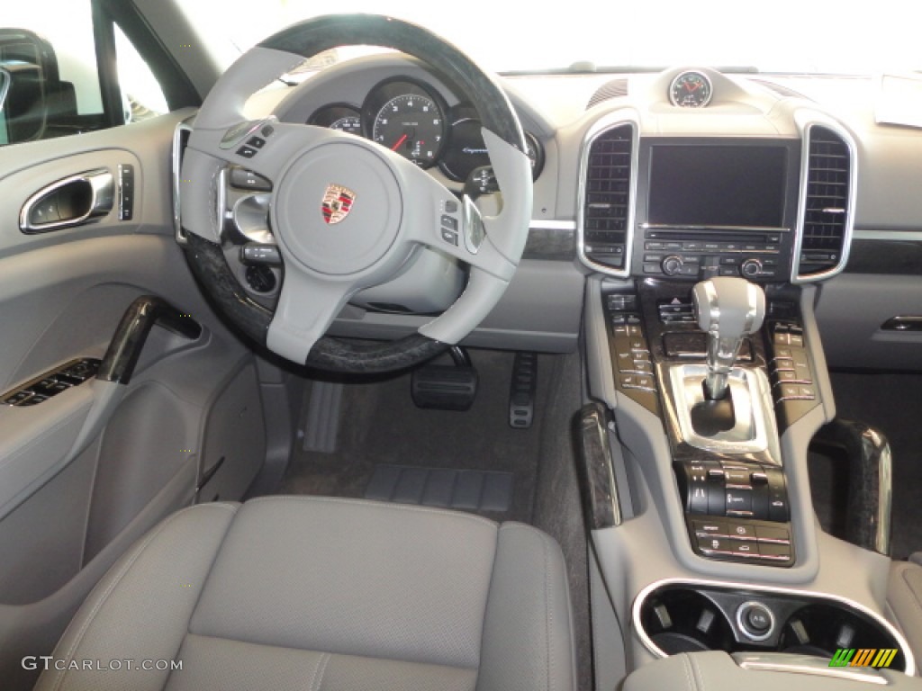 2013 Porsche Cayenne Standard Cayenne Model Platinum Grey Dashboard Photo #71712715