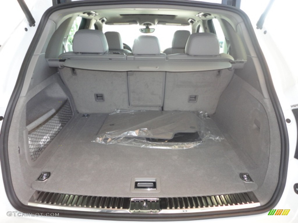 2013 Porsche Cayenne Standard Cayenne Model Trunk Photo #71712724