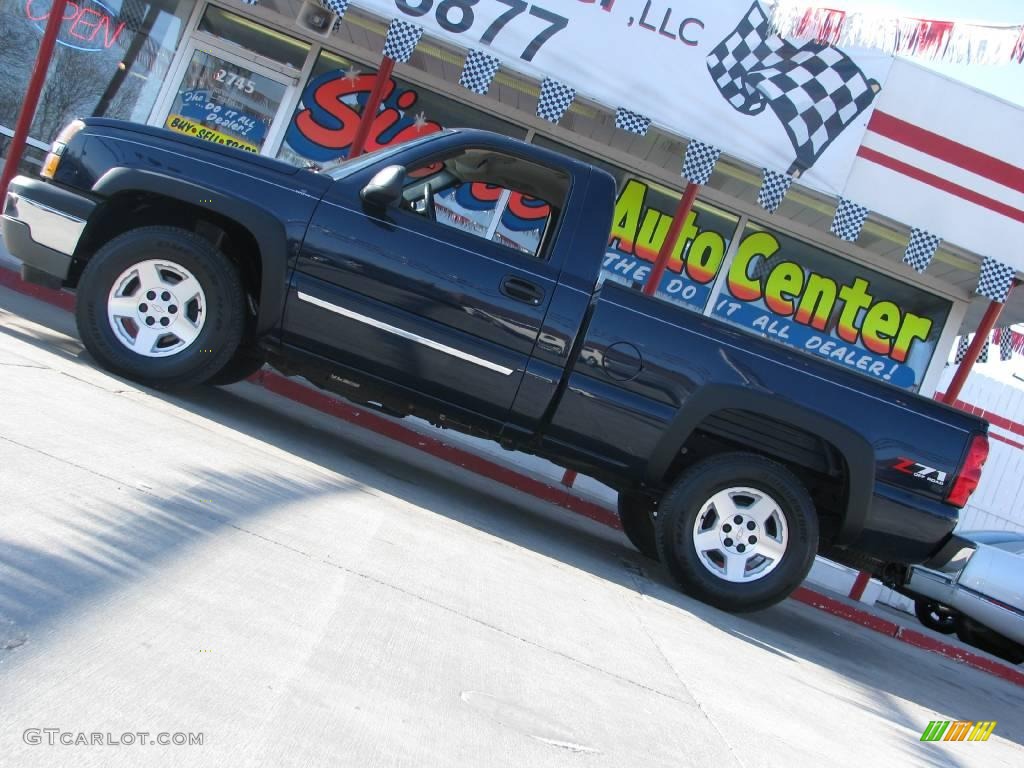 2005 Silverado 1500 Z71 Regular Cab 4x4 - Dark Blue Metallic / Dark Charcoal photo #2