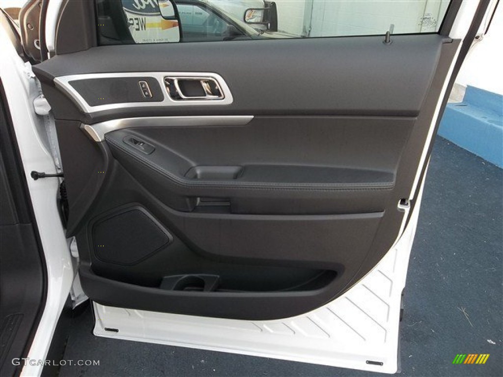 2013 Explorer XLT - White Platinum Tri-Coat / Charcoal Black photo #30