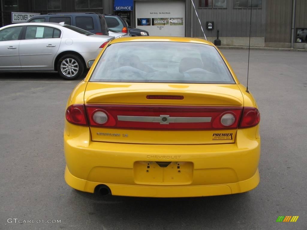 2003 Cavalier LS Sport Coupe - Yellow / Graphite Gray photo #5