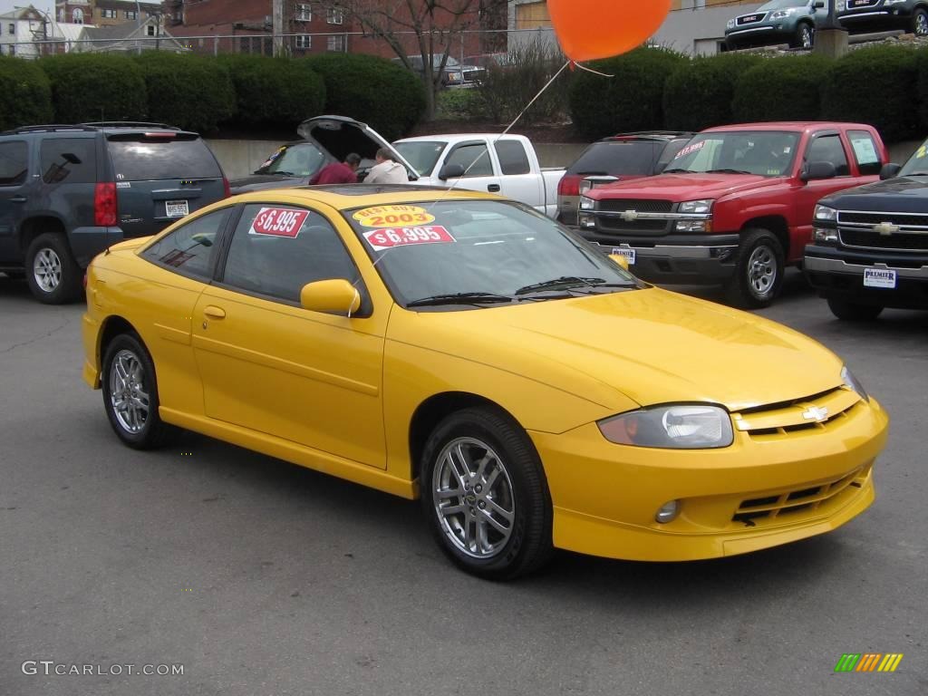 2003 Cavalier LS Sport Coupe - Yellow / Graphite Gray photo #8