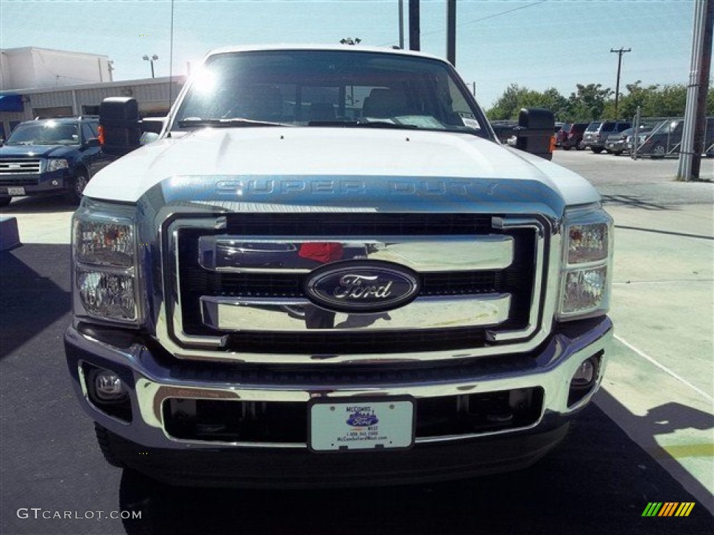 2012 F350 Super Duty Lariat Crew Cab 4x4 - Oxford White / Adobe photo #17