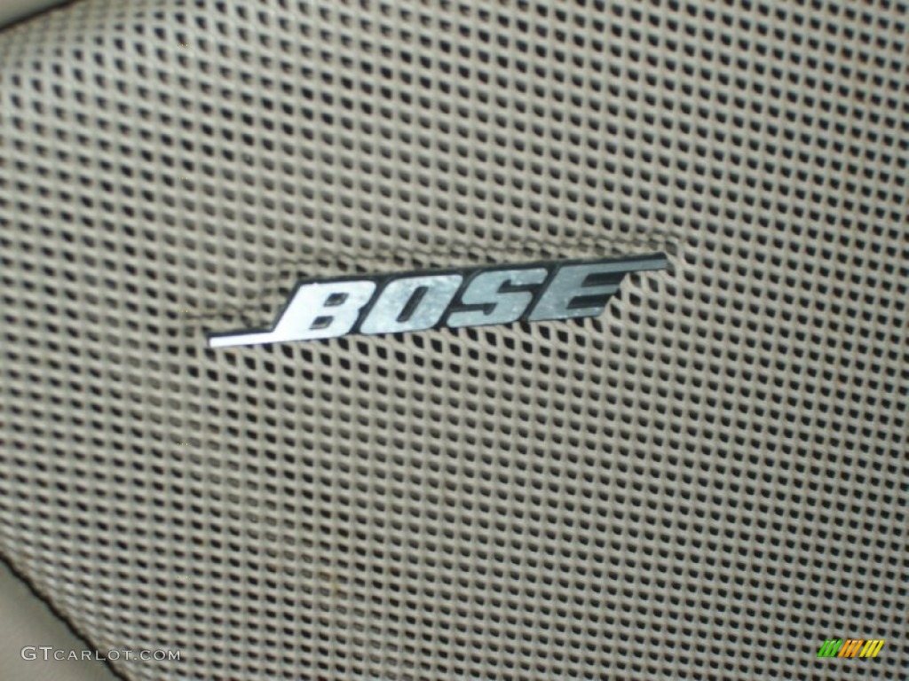 2004 Chevrolet Tahoe LT 4x4 Audio System Photo #71720560
