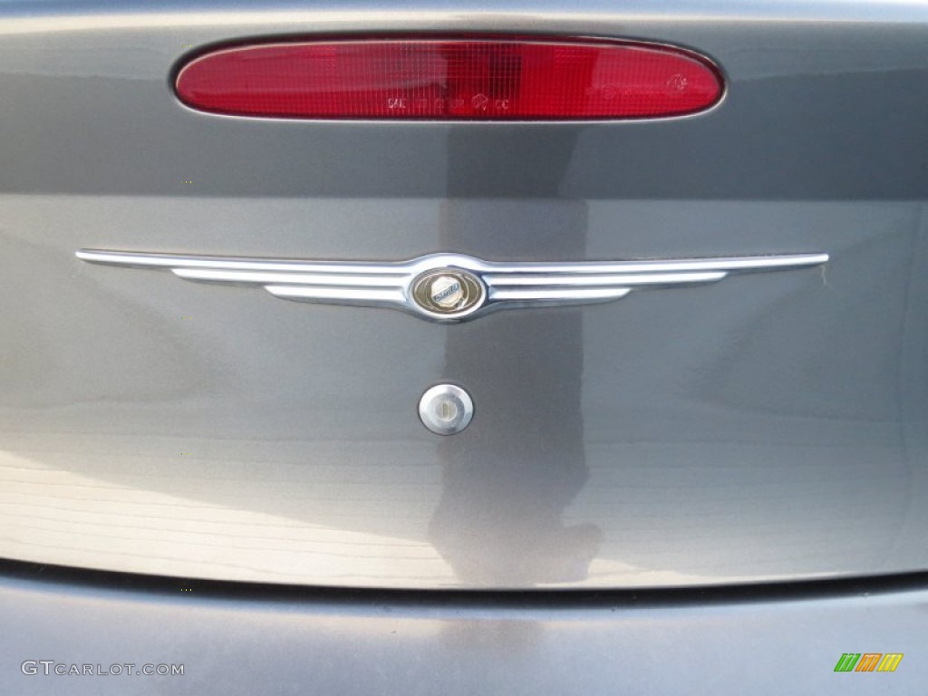 2005 Sebring Sedan - Graphite Metallic / Dark Slate Gray photo #16