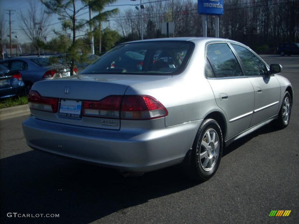 2002 Accord SE Sedan - Satin Silver Metallic / Quartz Gray photo #3