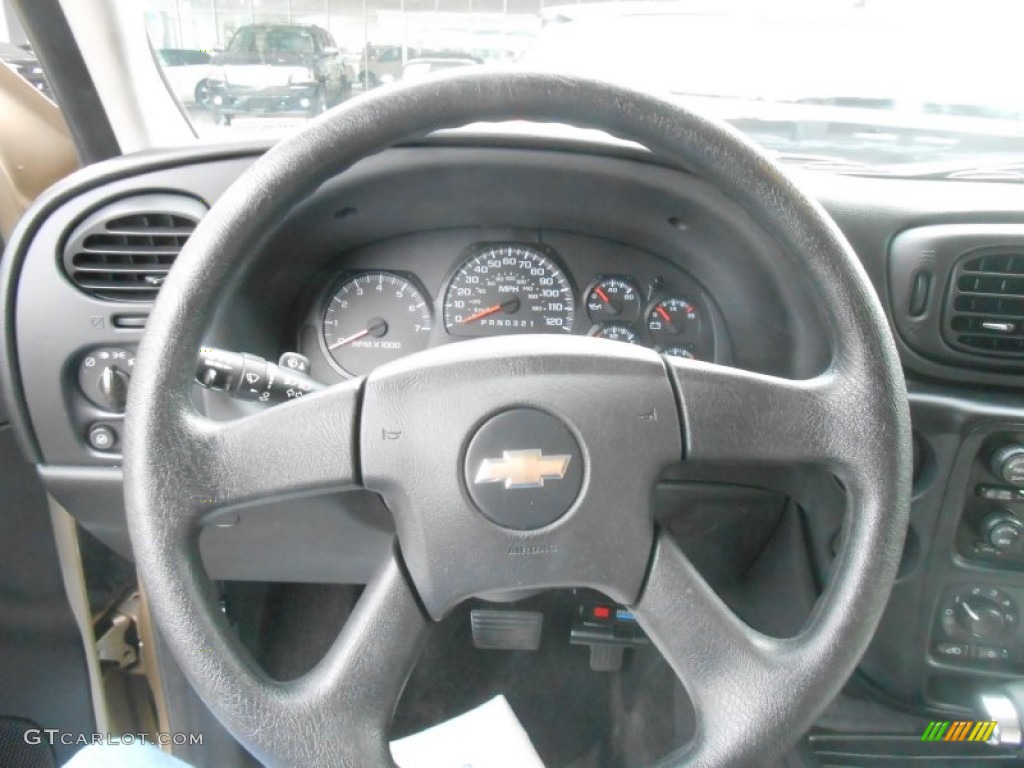 2007 Chevrolet TrailBlazer LS 4x4 Light Cashmere/Ebony Steering Wheel Photo #71725126