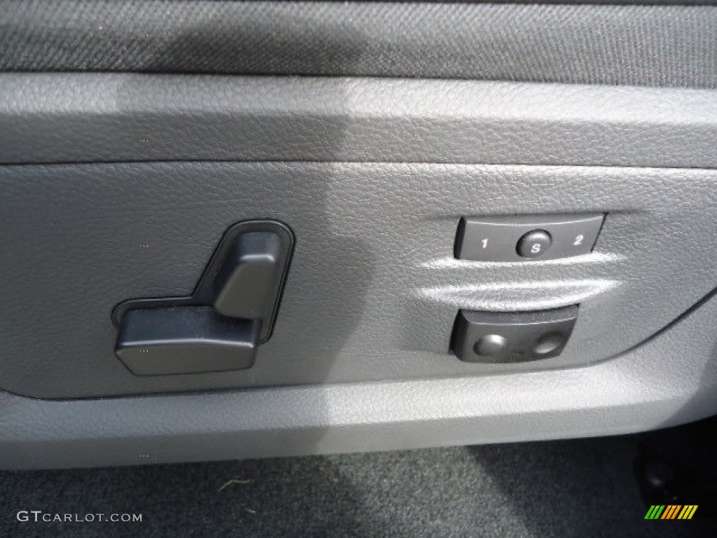 2012 Dodge Ram 3500 HD Laramie Crew Cab 4x4 Controls Photo #71729999