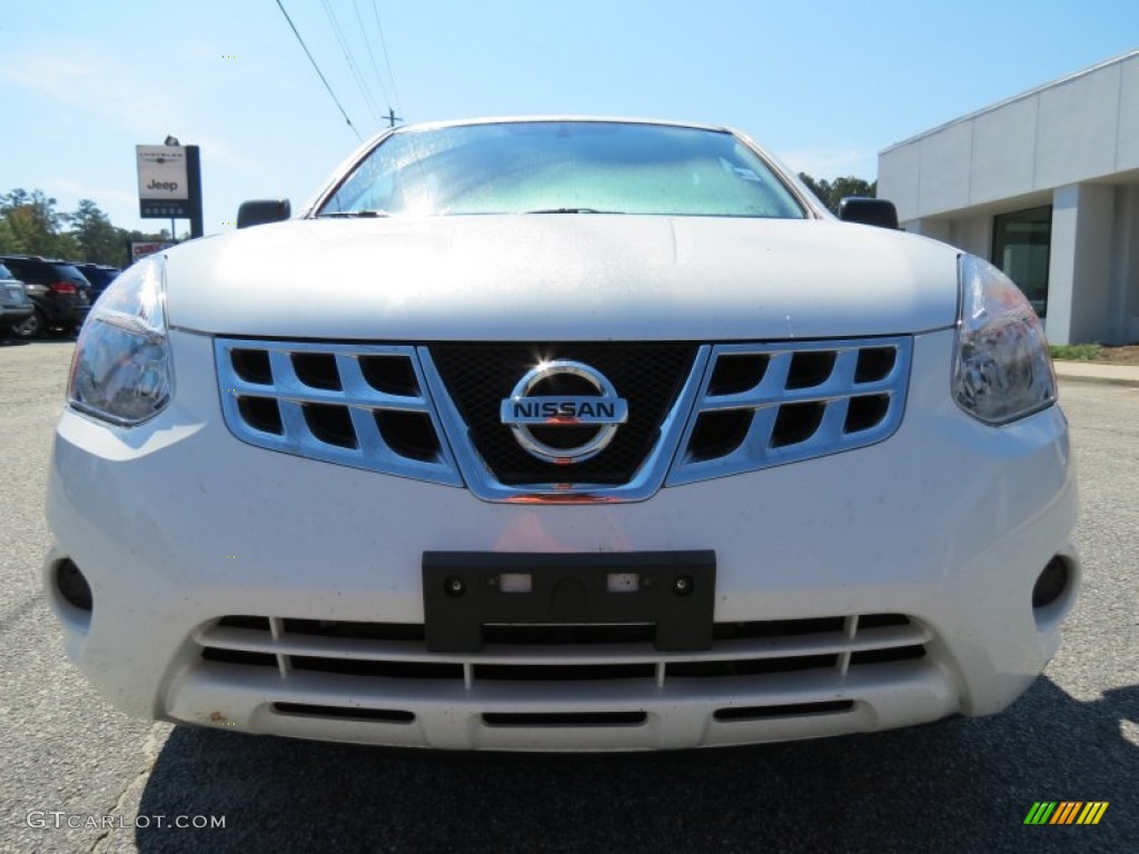 2011 Rogue S - Pearl White / Gray photo #2