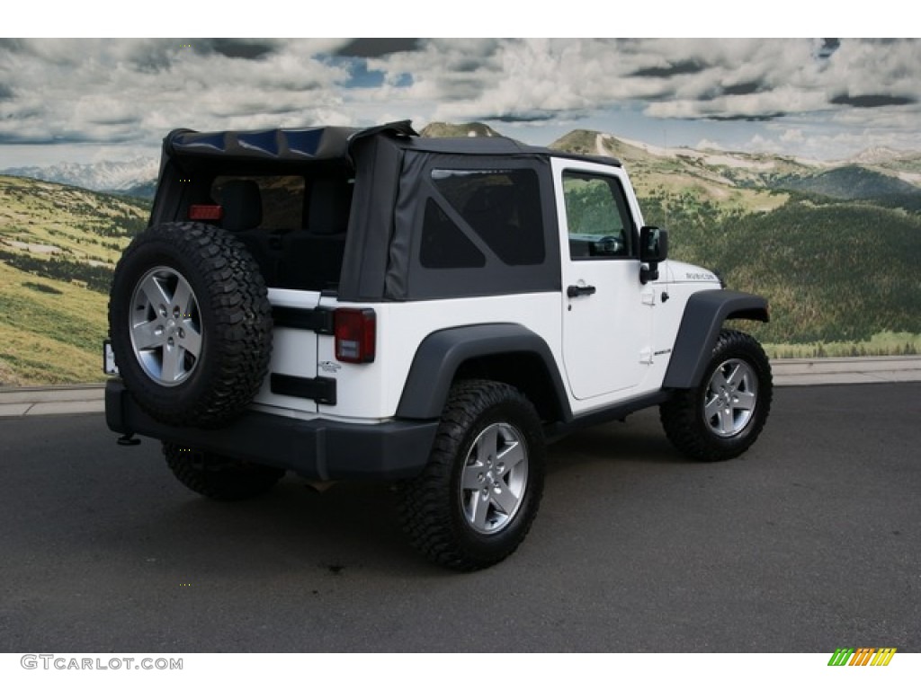 2011 Wrangler Rubicon 4x4 - Bright White / Black photo #3