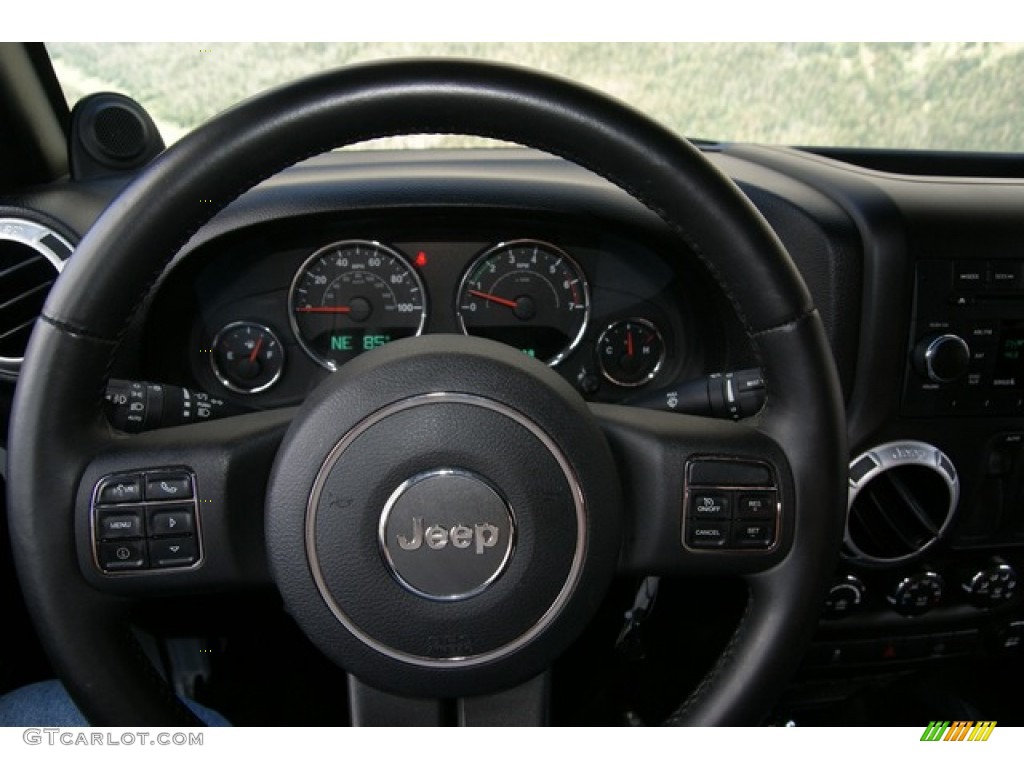 2011 Wrangler Rubicon 4x4 - Bright White / Black photo #10