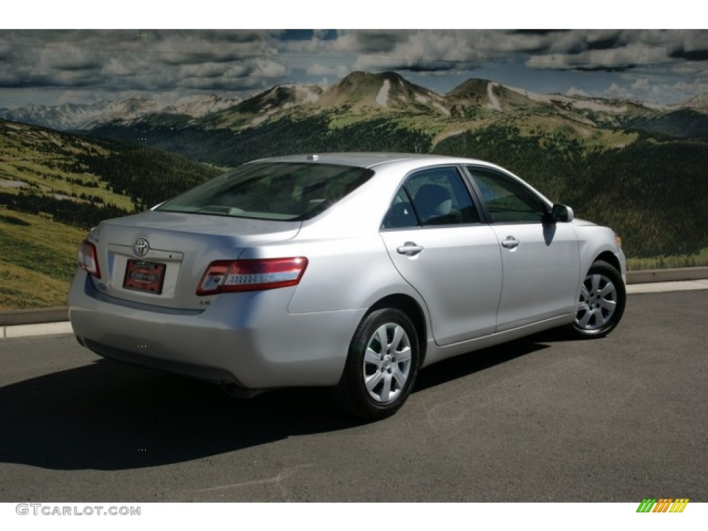 2010 Camry LE - Classic Silver Metallic / Ash Gray photo #3