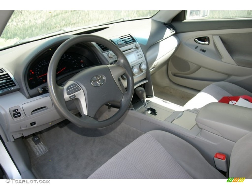 2010 Camry LE - Classic Silver Metallic / Ash Gray photo #9