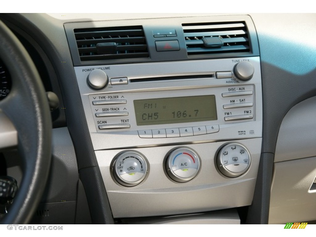 2010 Camry LE - Classic Silver Metallic / Ash Gray photo #11