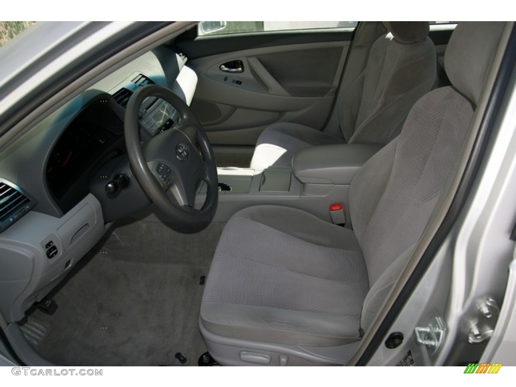 2010 Camry LE - Classic Silver Metallic / Ash Gray photo #13
