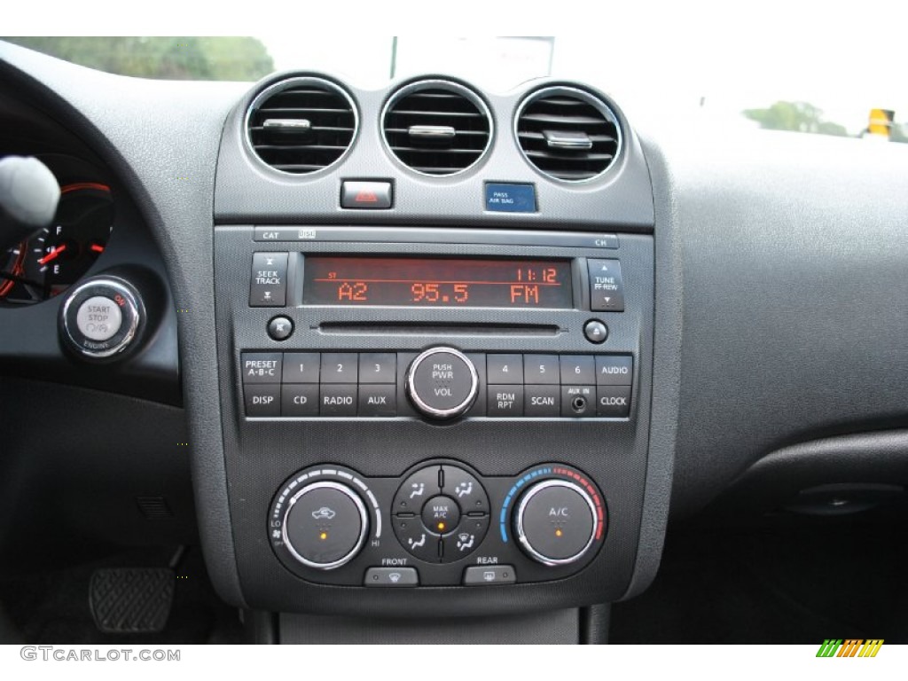 2008 Nissan Altima 2.5 S Coupe Controls Photos